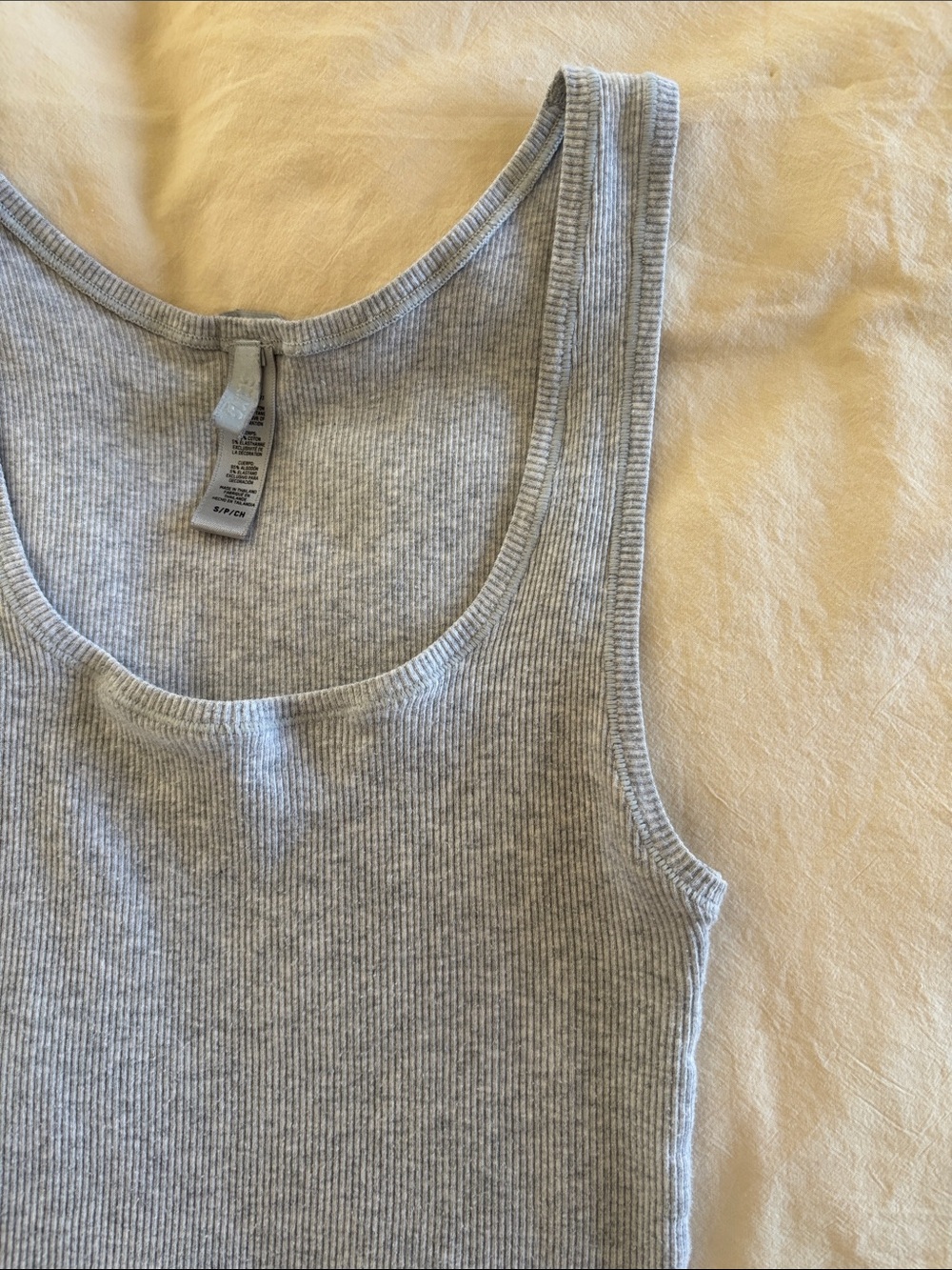 SKIMS Light Gray Ribbed Tank - Picture 3 of 4
